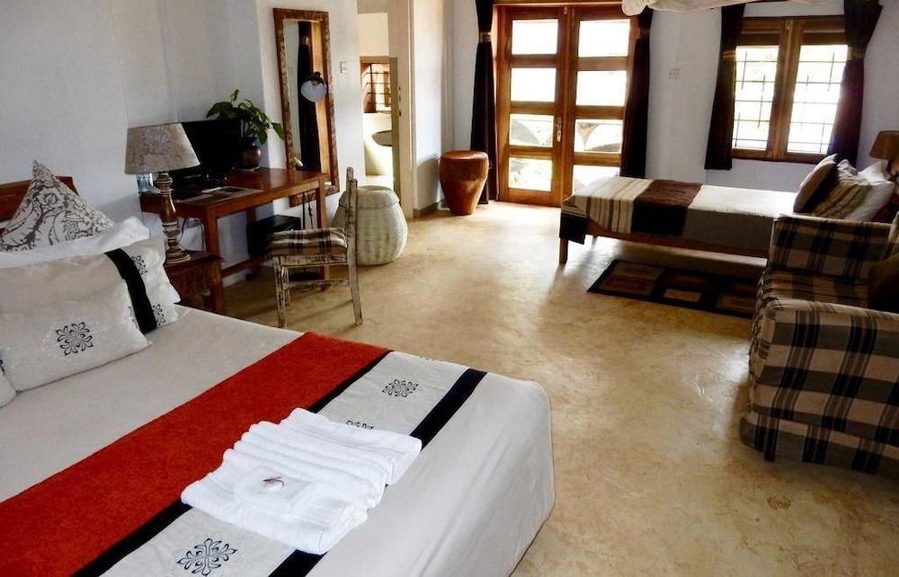 Gately Inn Entebbe Deluxe Cottage, Garden View 2