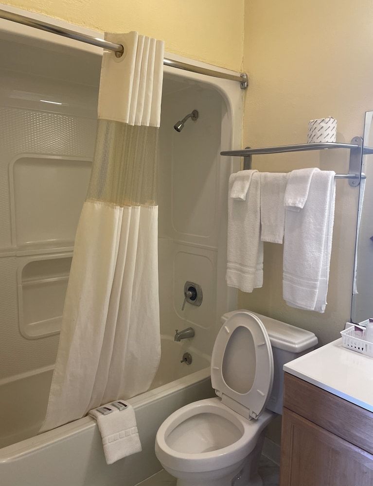 Relax Inn Single Room 3