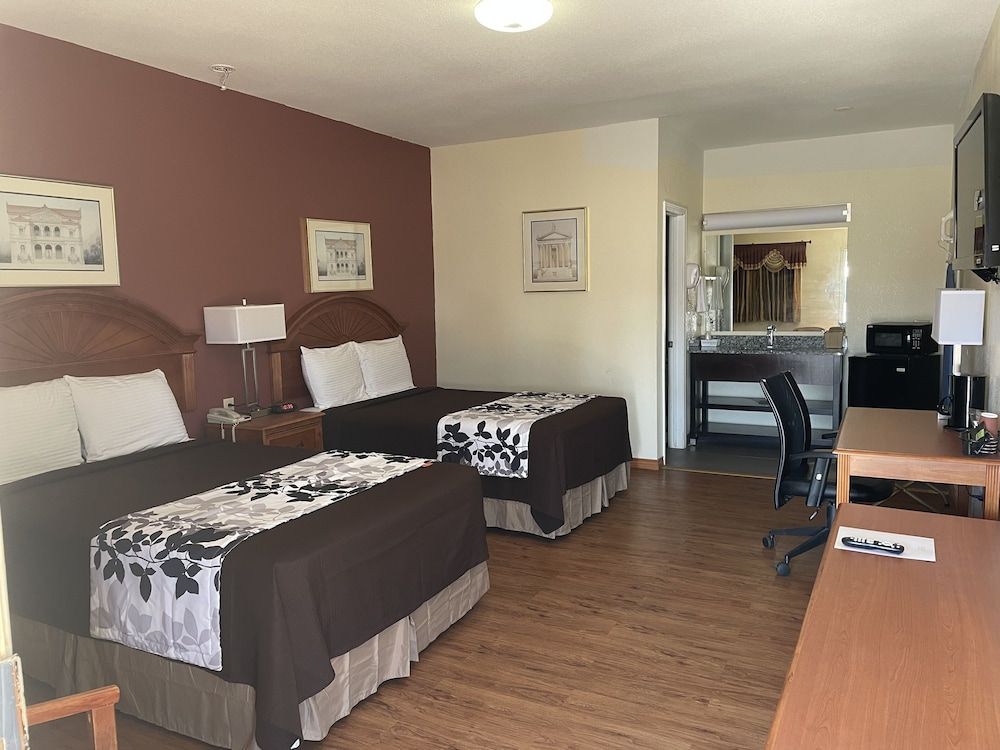 Relax Inn Basic Double Room 5