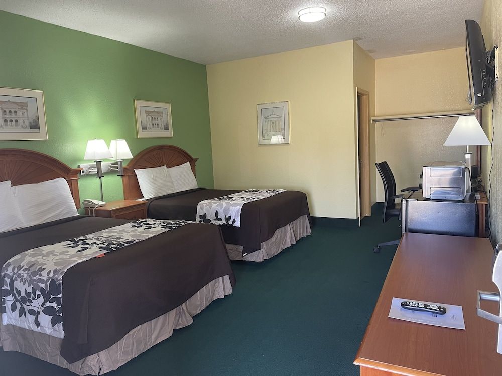 Relax Inn Basic Double Room 4