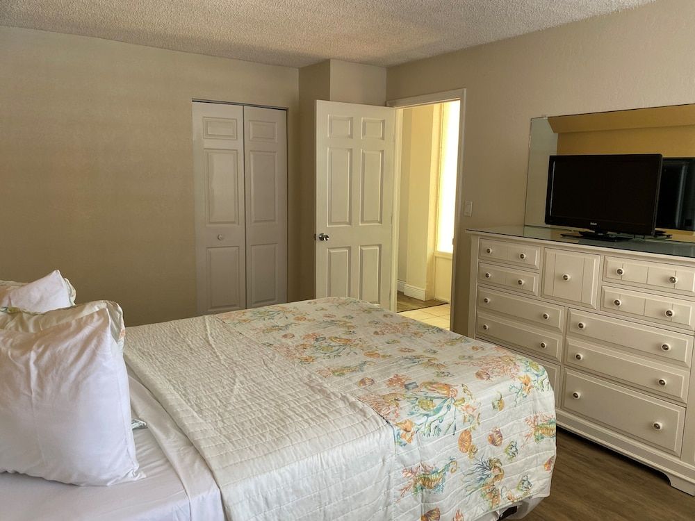 Silver Beach Club Deluxe Condo 2