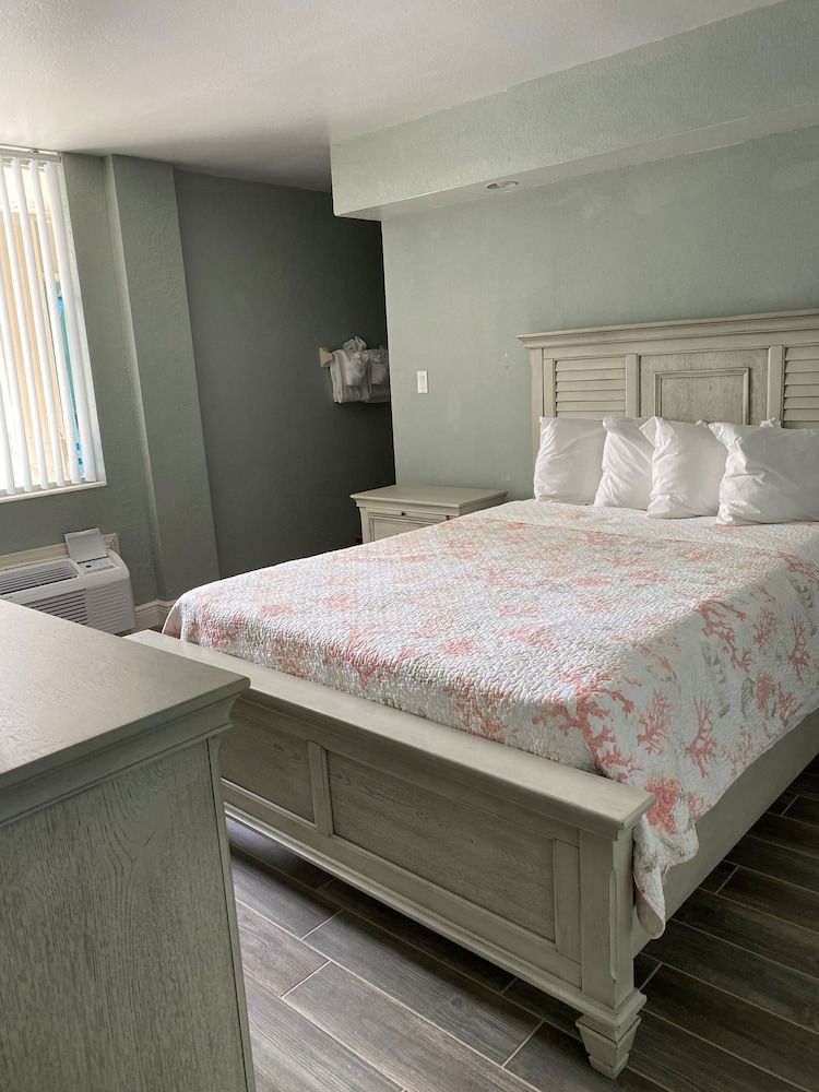 Silver Beach Club Classic Condo 2