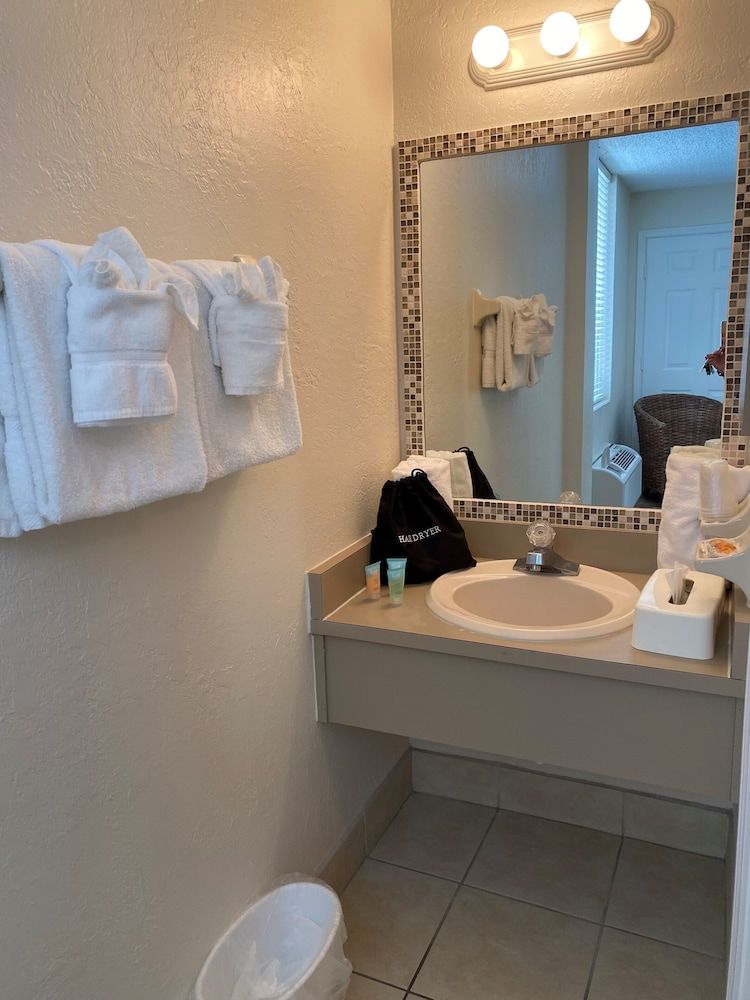 Silver Beach Club Deluxe Condo 5