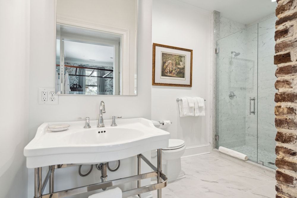 Cuthbert House Deluxe Room, 1 King Bed, Fireplace, Bay View (Not Pet Friendly) 3