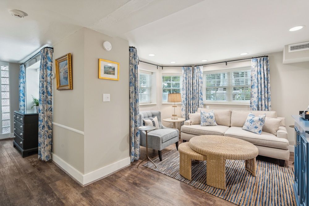 Cuthbert House Premier Suite, 1 King Bed with Sofa bed, Bay View, Ground Floor (Not Pet Friendly) 4