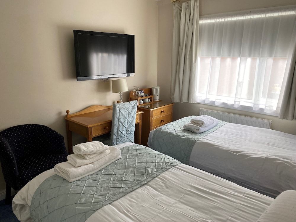 undefined Avonbridge Hotel