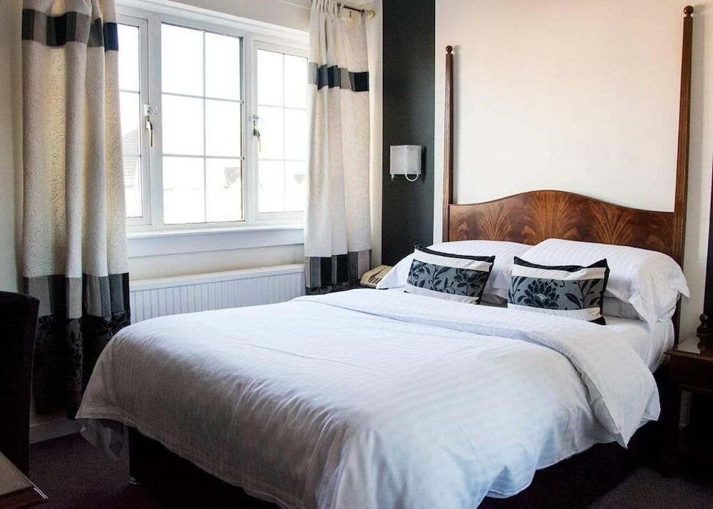 undefined Avonbridge Hotel 2