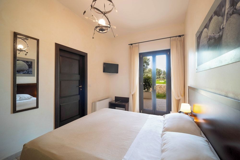 Agriturismo Tenuta Chianchizza Double Room, 1 Queen Bed, Private Bathroom, Garden View 7