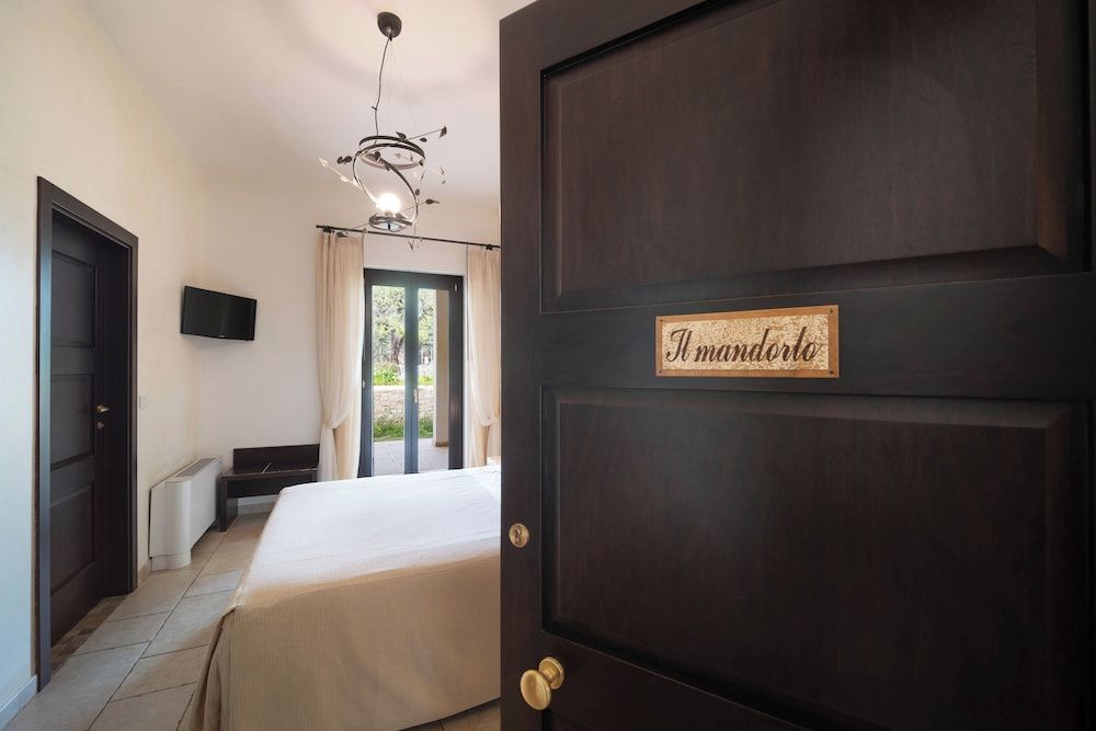 Agriturismo Tenuta Chianchizza Double Room, 1 Queen Bed, Private Bathroom, Garden View 17