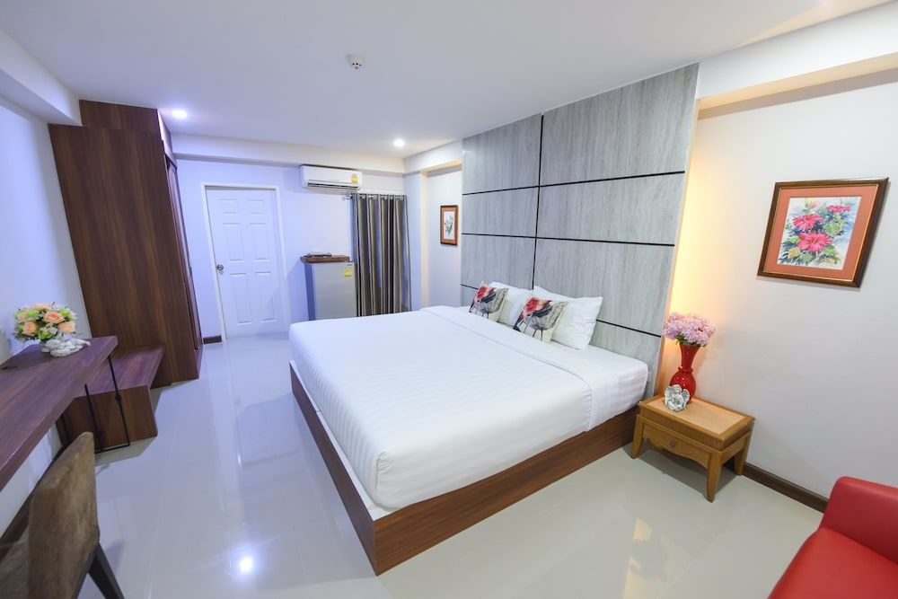 Wish Hotel Ubon Standard Room 3