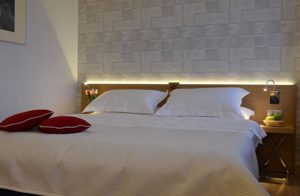 undefined Marina Club Hotel 4