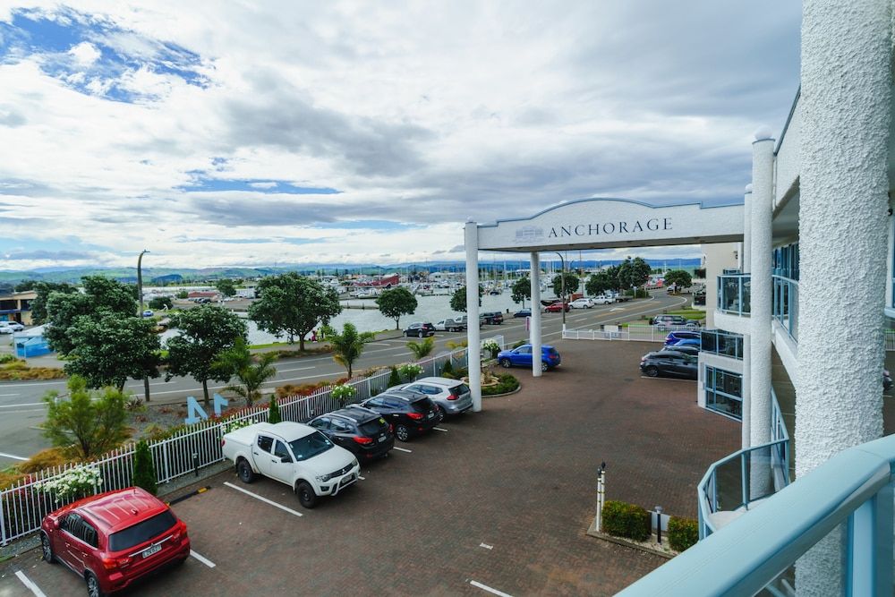 Anchorage Motor Lodge Studio- Queen Ground 4