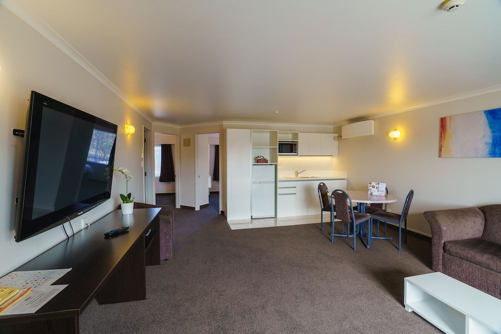 Anchorage Motor Lodge Suite, 2 Bedrooms 4