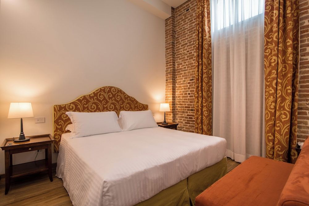 Suite, Garden View