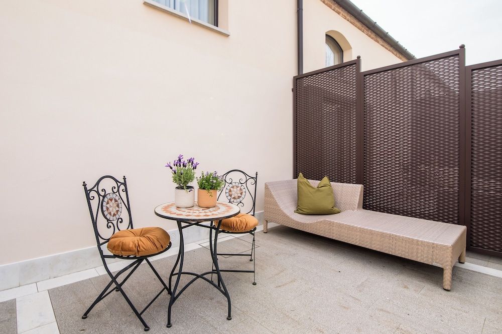 Suite, Garden View