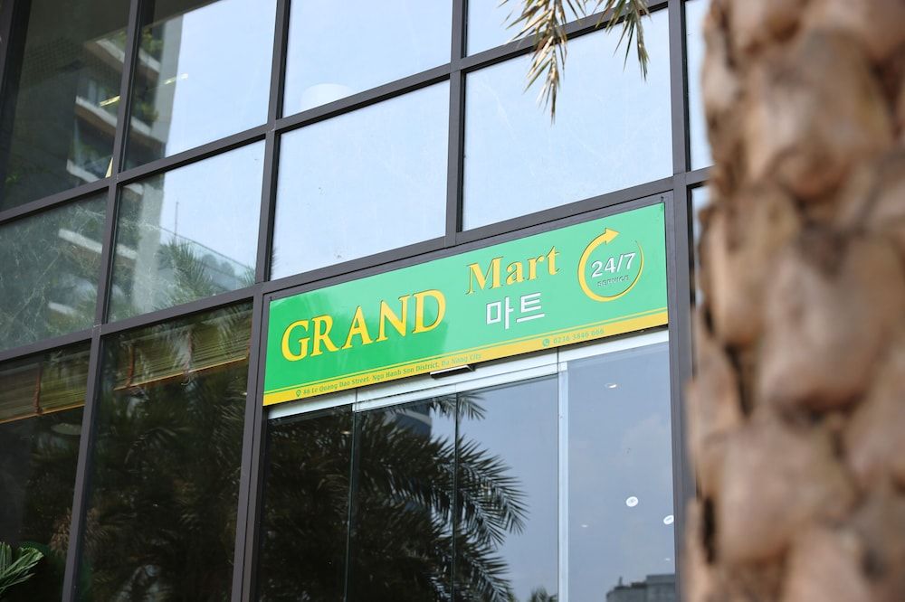 undefined Golden Lotus Grand 8
