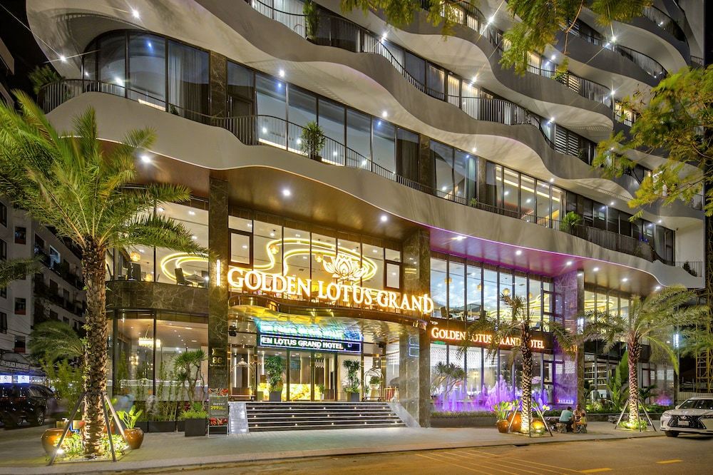 undefined Golden Lotus Grand 9
