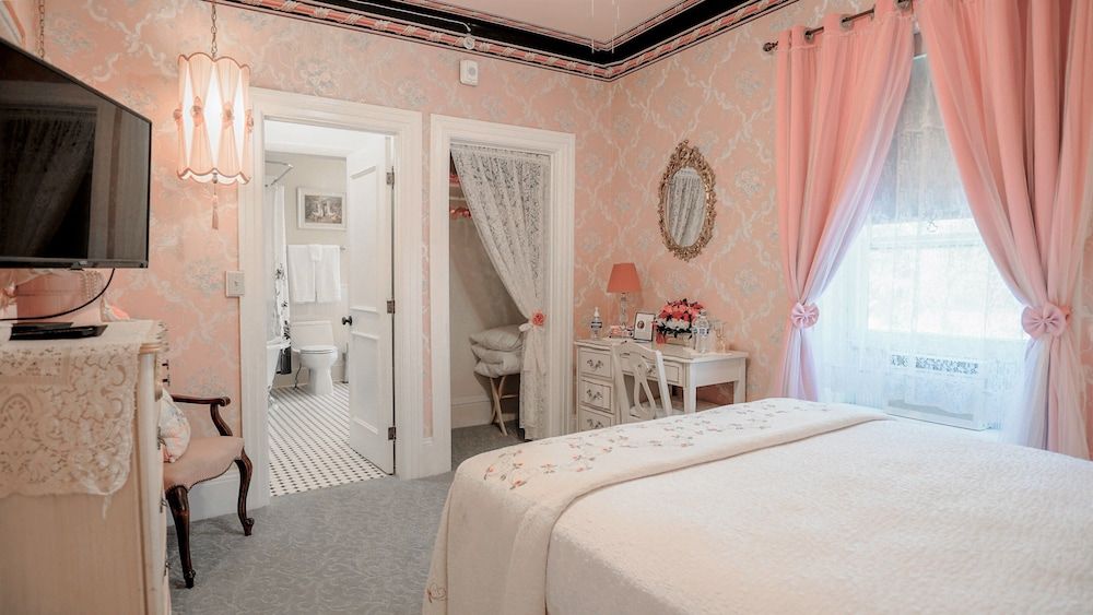 Heber Senator Bed and Breakfast Rose Room 6