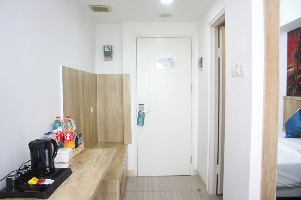 Urban Hotel Serpong Standard Double Room 16