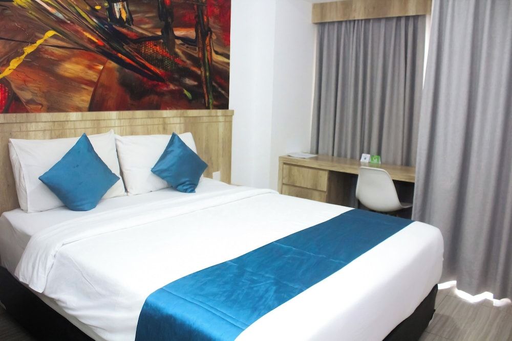Urban Hotel Serpong Standard Double Room