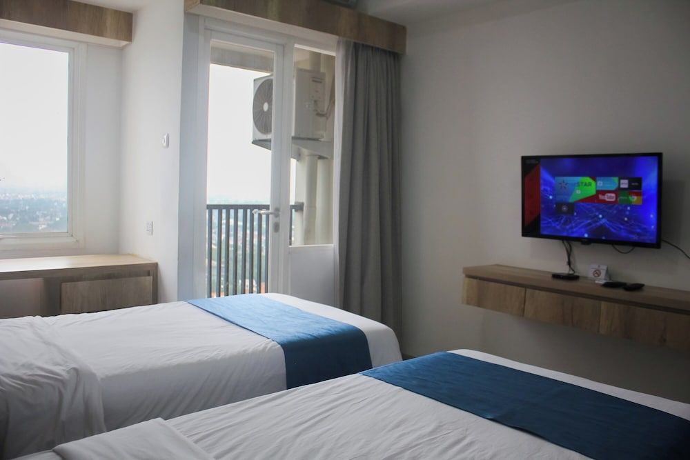 Urban Hotel Serpong Standard Twin Room 9