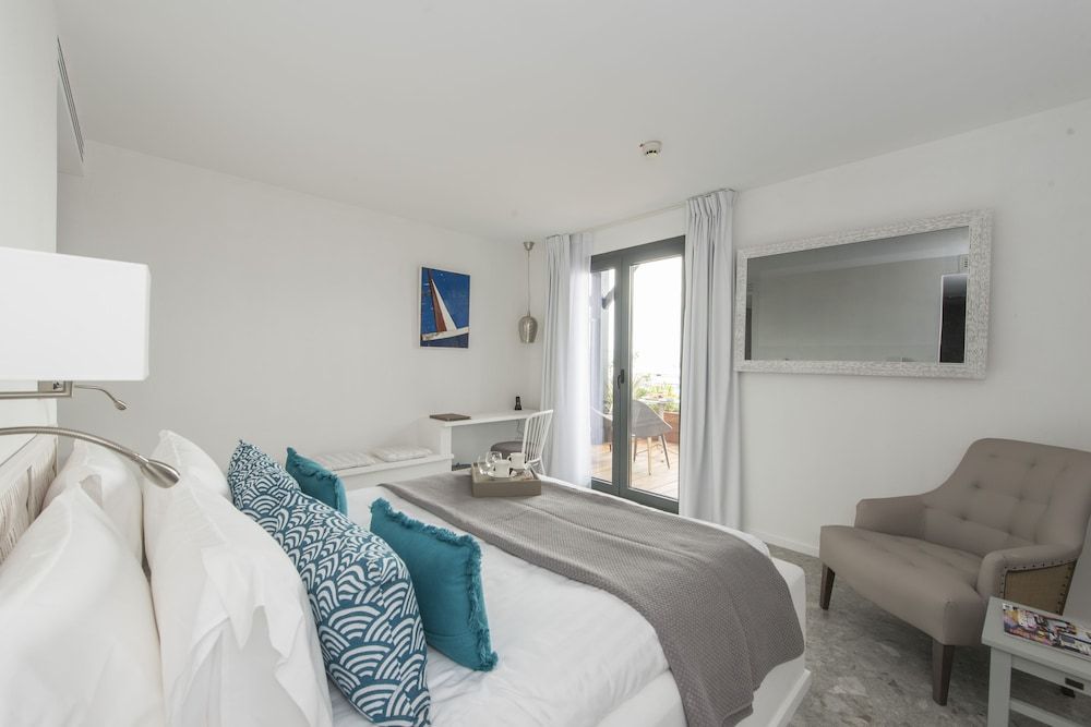 Double Room (Efcharisto)