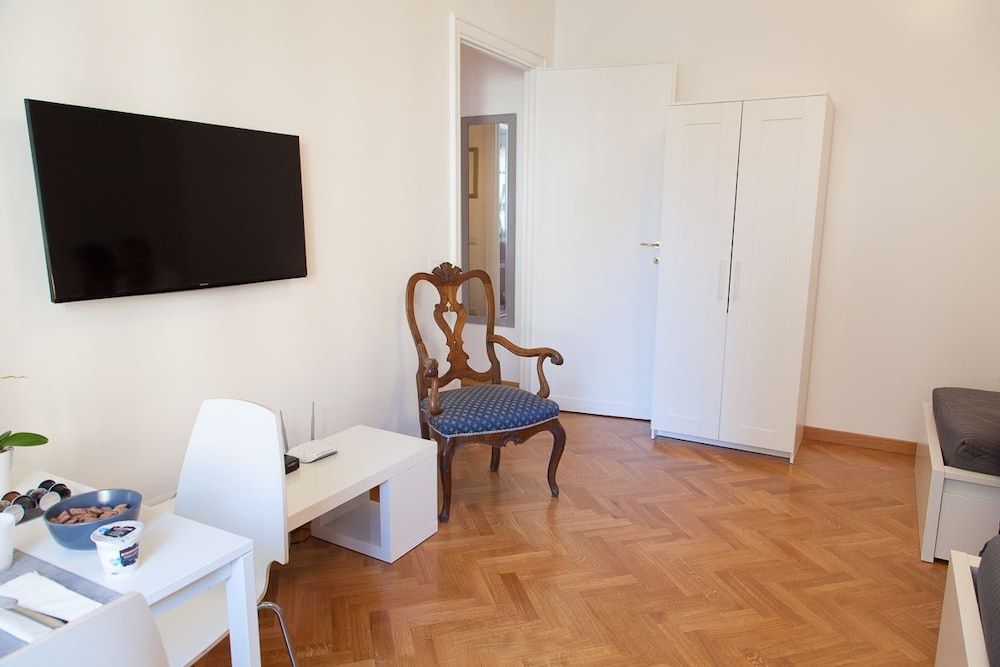 Cicerone 60 Triple Room, Ensuite 11