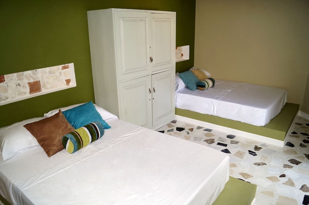 Basic Twin Room, 2 Double Beds, Ensuite