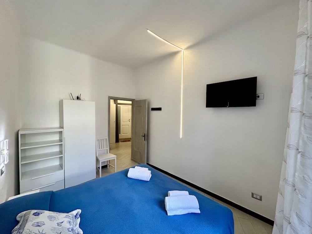 Via Del Santo Family Room 3