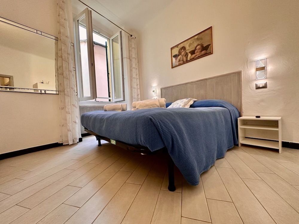 Via Del Santo Family Room 7