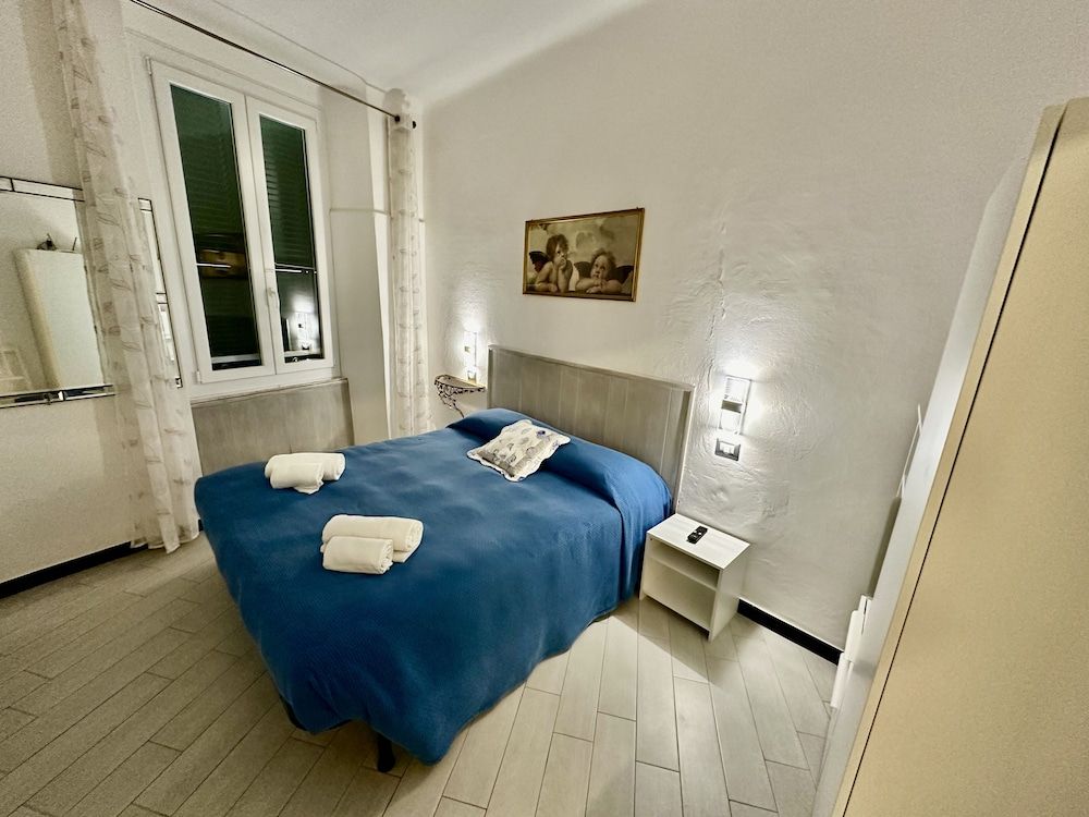 Via Del Santo Family Room 8