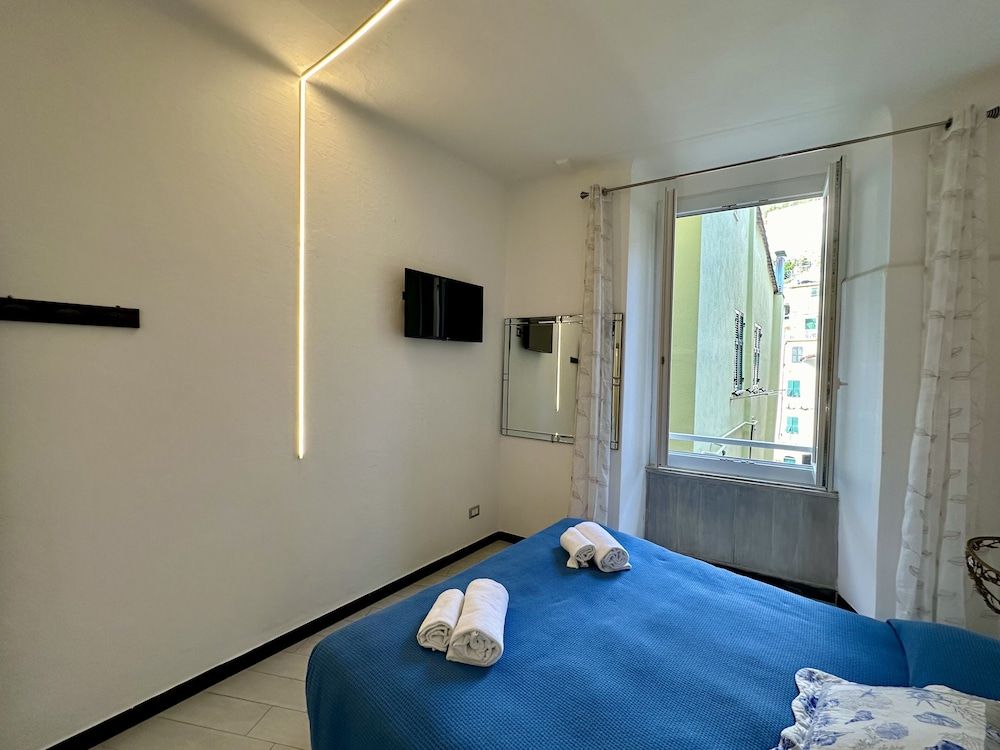 Via Del Santo Family Room 13