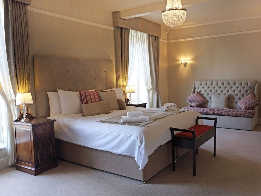 Black Boys Hotel Luxury Double Room, Ensuite 3