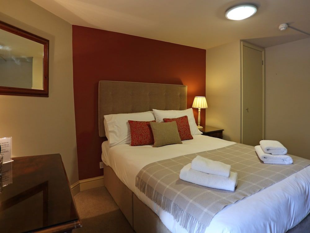 Black Boys Hotel Double Room, Ensuite 5