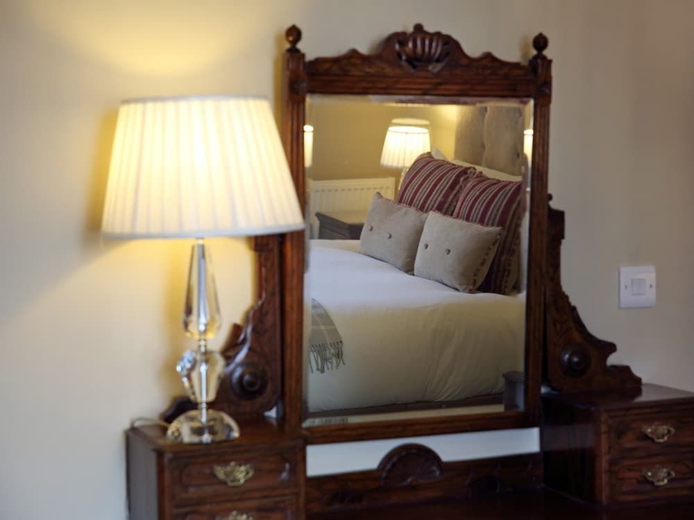 Black Boys Hotel Classic Double Room, Ensuite 3