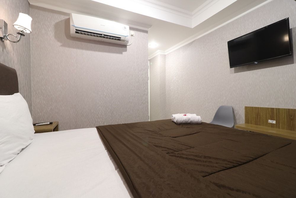 Flamenco Urban Living Deluxe Double Room 4