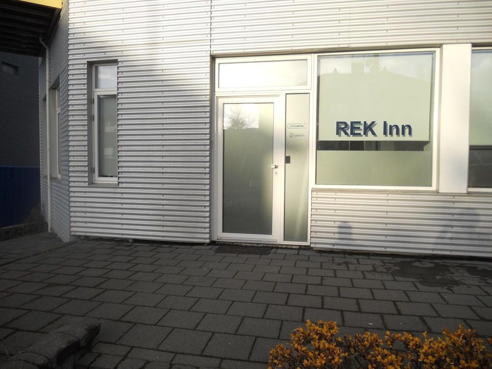 undefined Rek Inn 8