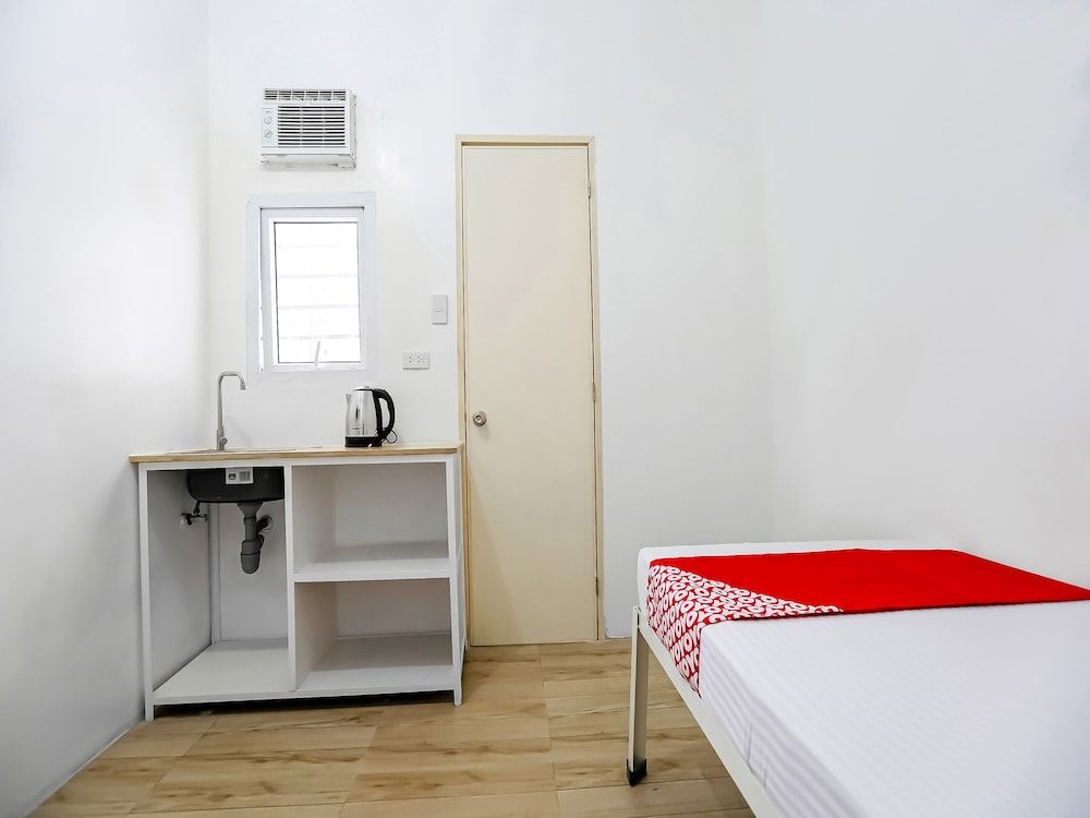 undefined OYO 665 Pasay Centrale Hotel 8