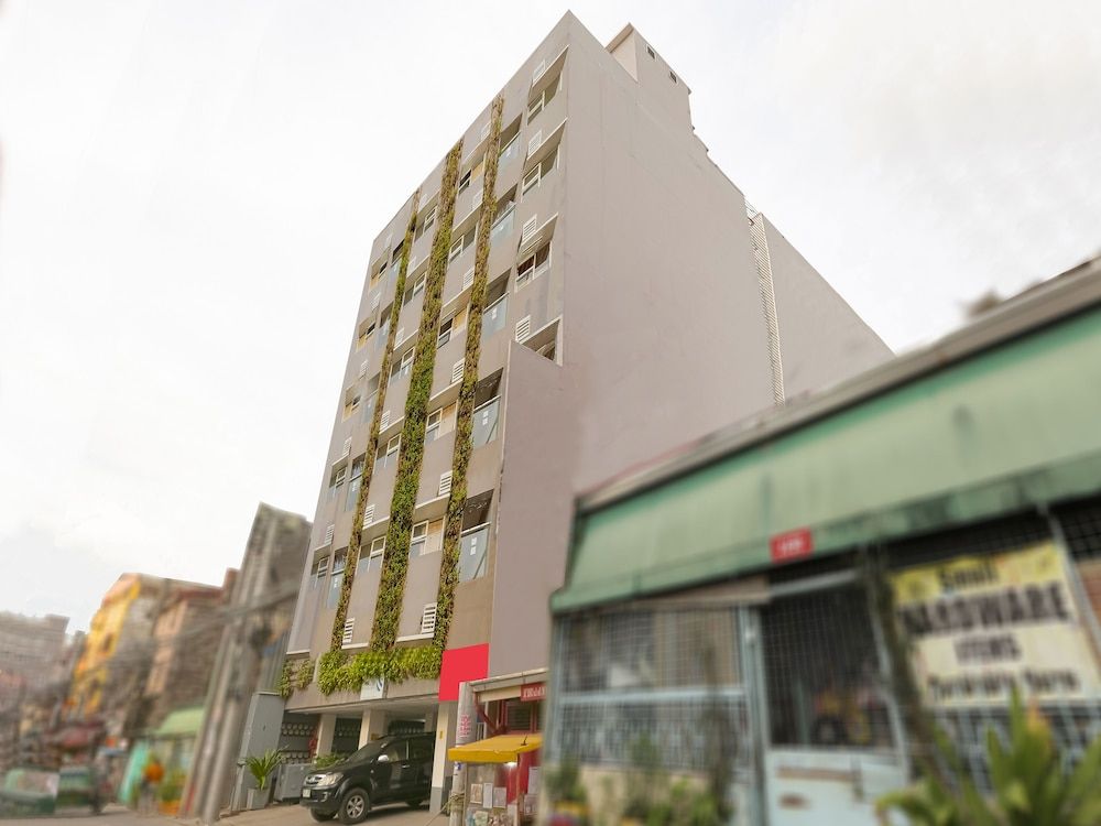 undefined OYO 665 Pasay Centrale Hotel 3