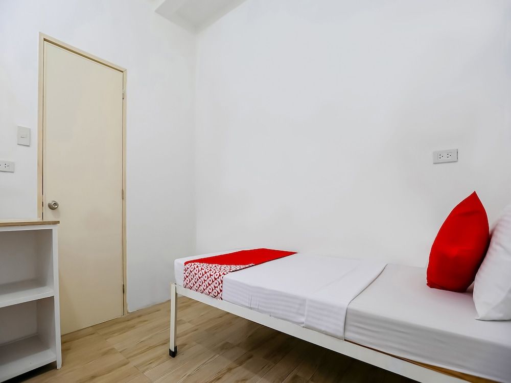 undefined OYO 665 Pasay Centrale Hotel 10