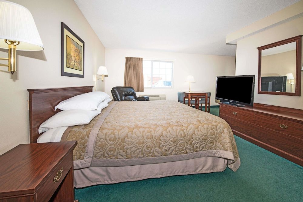 Deluxe Room, 1 King Bed, Non Smoking