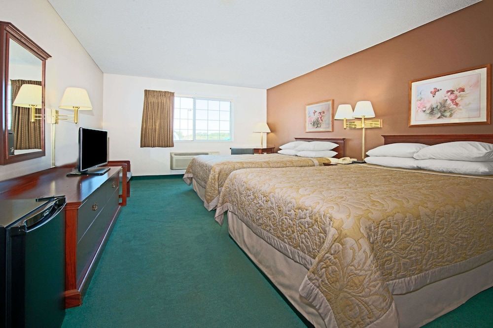 Room, 2 Queen Beds, Non Smoking