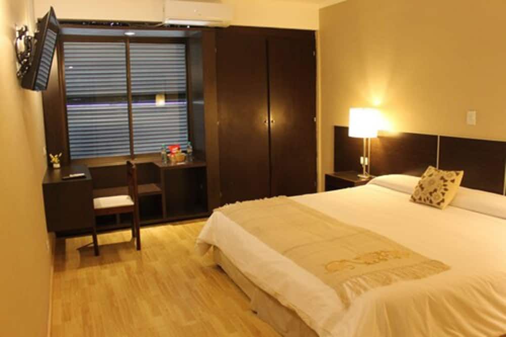 Garden Plaza Junior Room 2