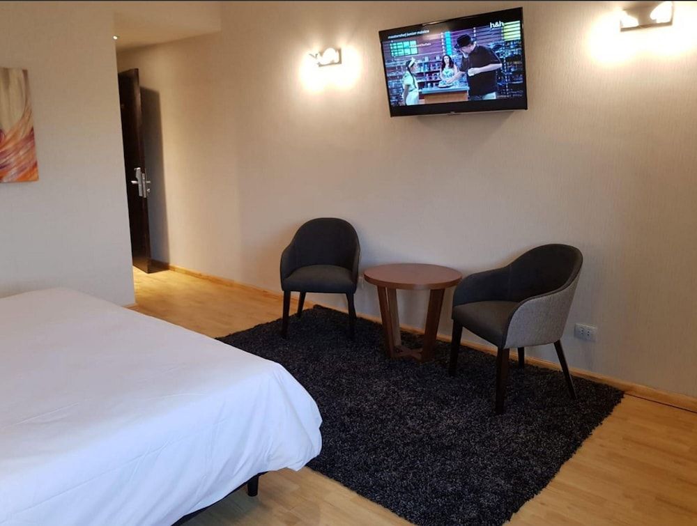 Garden Plaza Junior Room 3