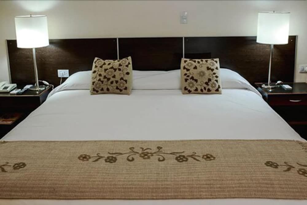 Garden Plaza Deluxe Double or Twin Room 2