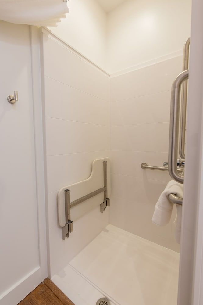 The Getaway Blowing Rock Accessible Townhome Deluxe 18