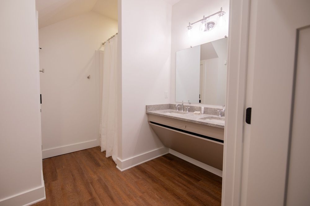 The Getaway Blowing Rock Accessible Townhome Deluxe 19
