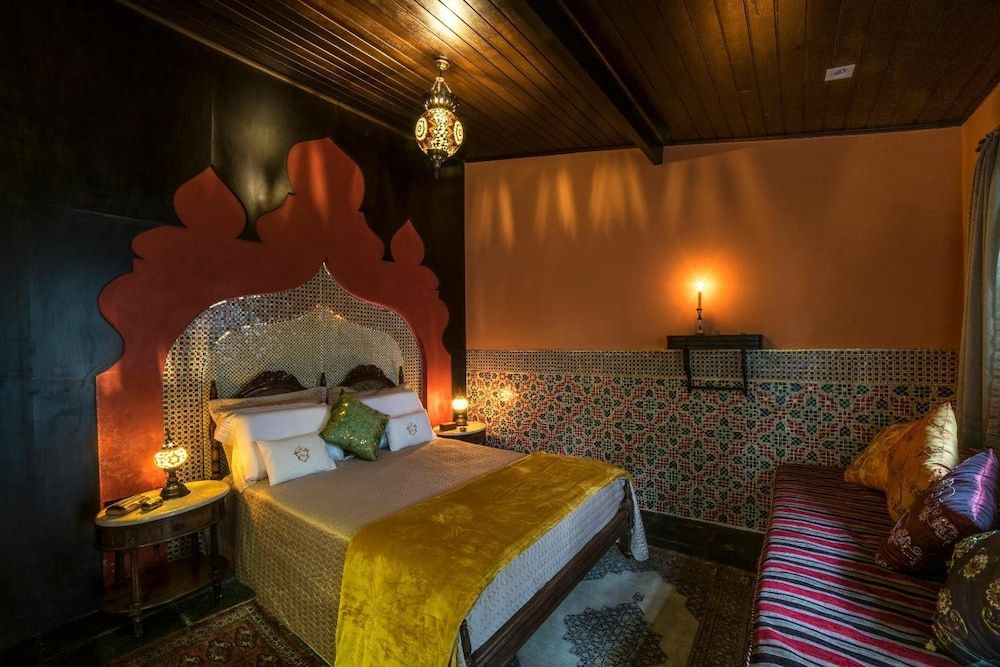 Honeymoon Suite (Ethinic)