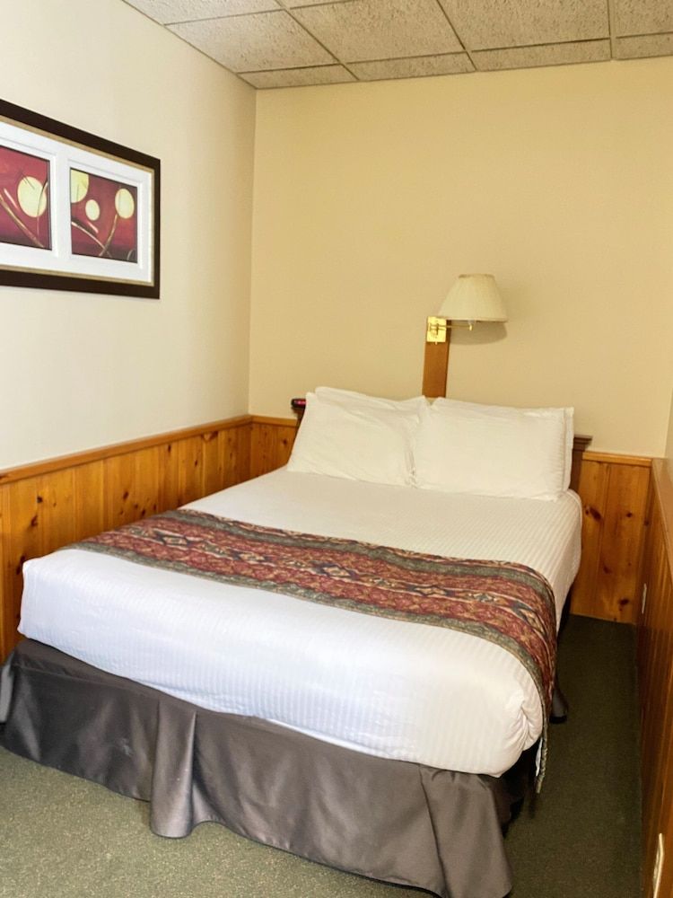 Hotel Bedford Basic Queen With Sofa