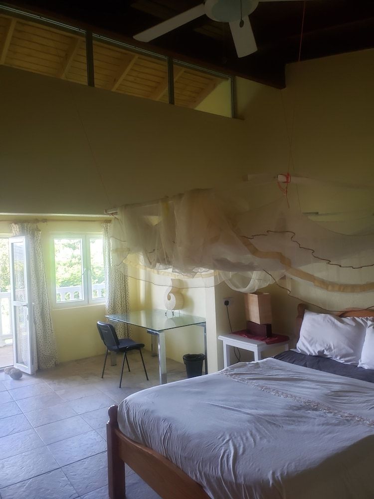 A Peace of Paradise St. Lucia Room, 1 Queen Bed, Balcony 3